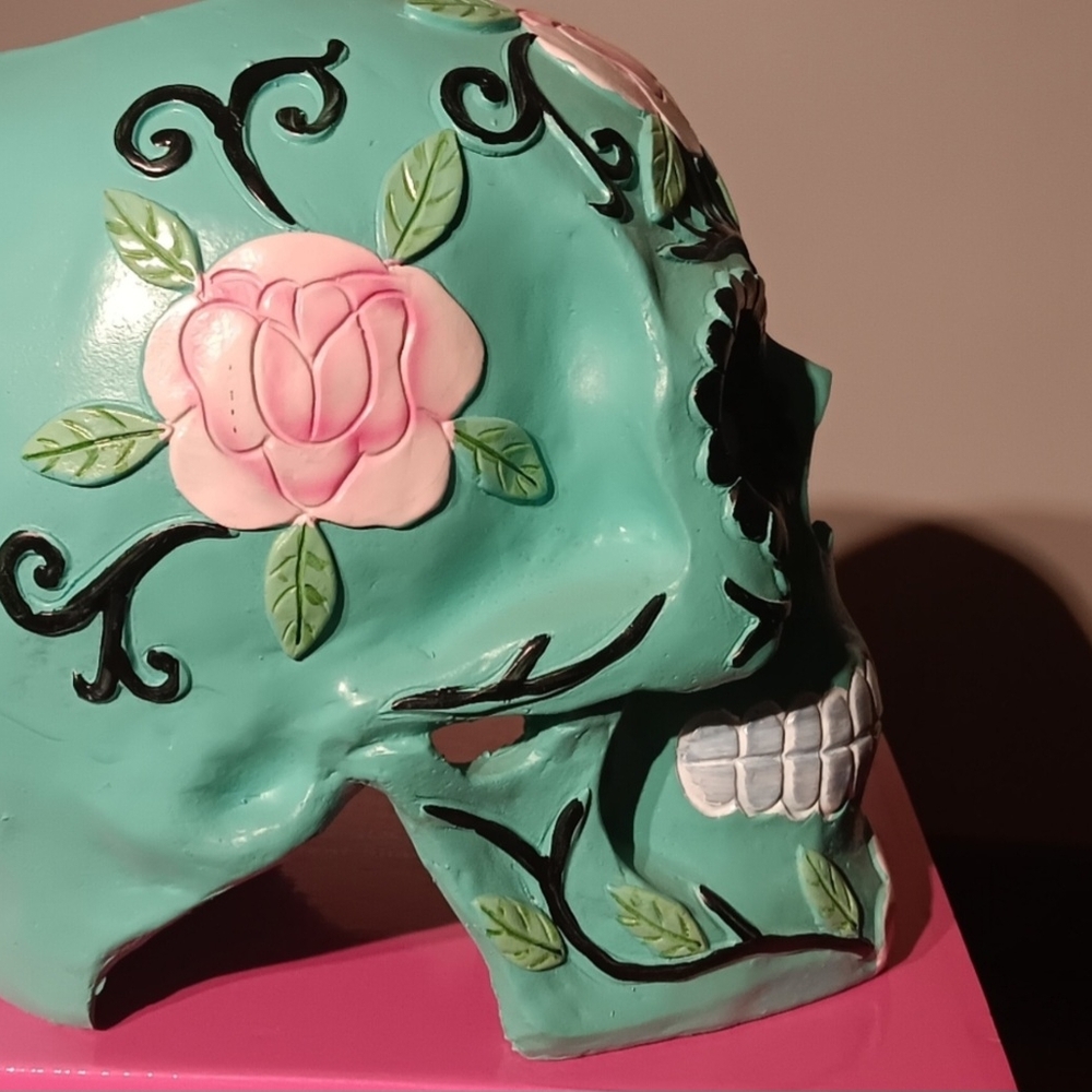 Pink Zebra Teal Skull with Pink Rose Decor